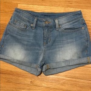 Vineyard Vines jean shorts
